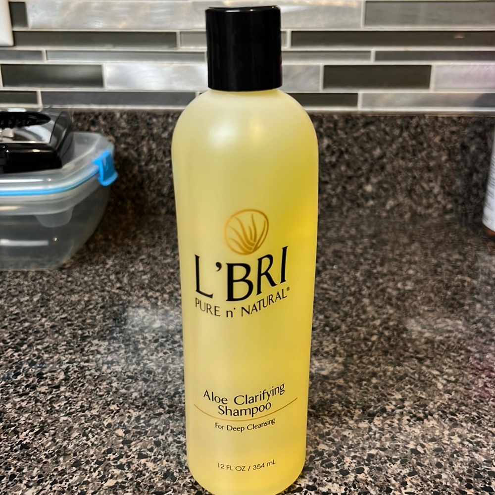 L’Bri Aloe Clarifying Shampoo